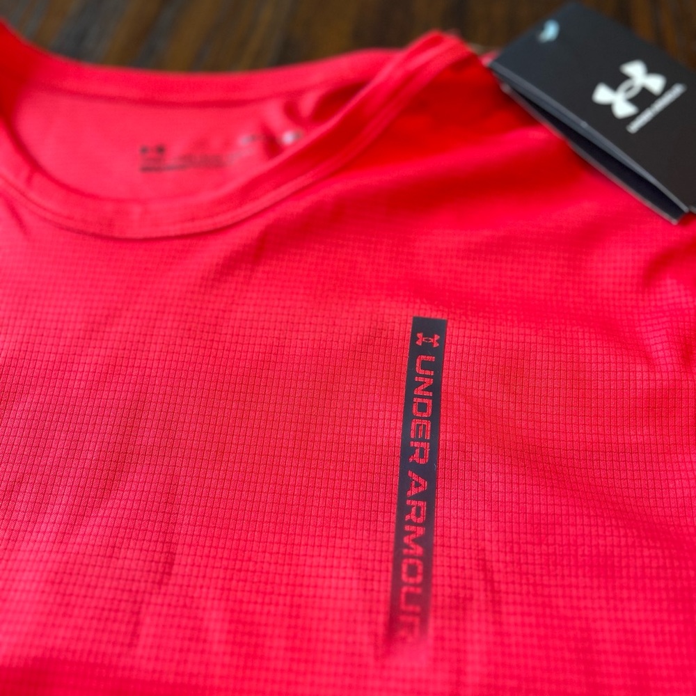 Men’s Small NEW, UNDER ARMOR RED SHIRT, “ cool switch style